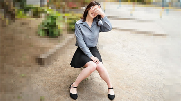 午休偷拍！清纯OL女神被搭讪后饥渴难耐 办公室即刻上演实战[10musume 100923_01]